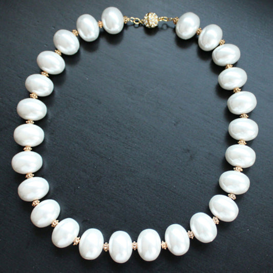 Cocoon Pearl Necklace in Natural