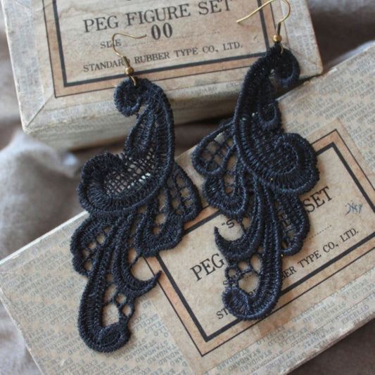 Marie Lace Earrings in Black