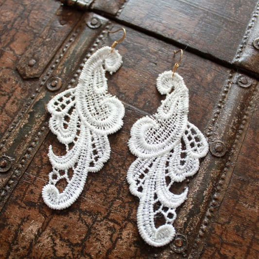 Marie Lace Earrings in White