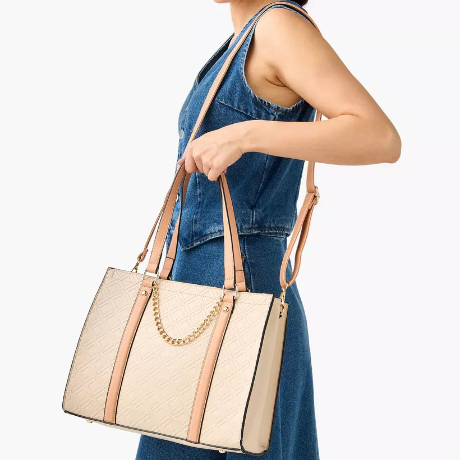 Beige Diamond Quilted Tote at InStyle Fashion HK – quilted texture, tan straps & gold chain for timeless elegance.