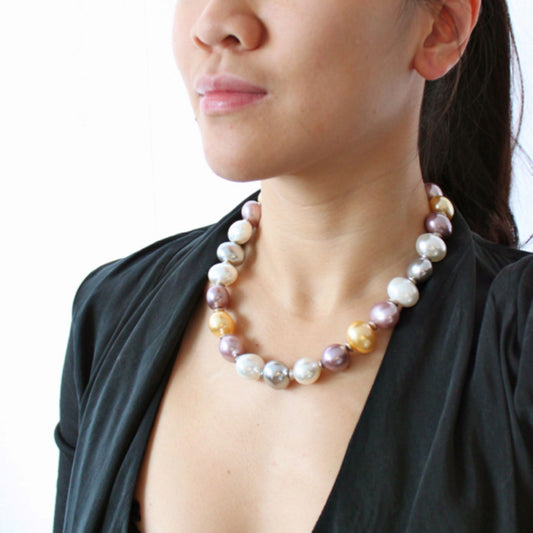 Cocoon Pearl Necklace in Sorbet