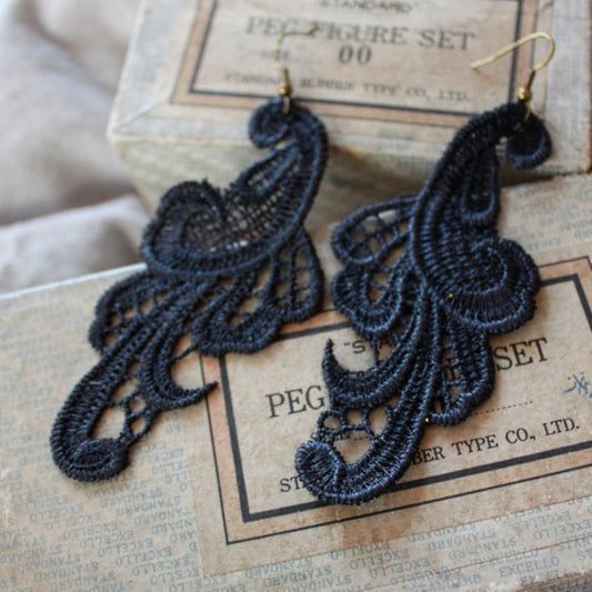 Marie Lace Earrings in Black