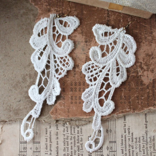 Vineyard Wedding Lace Earrings in White